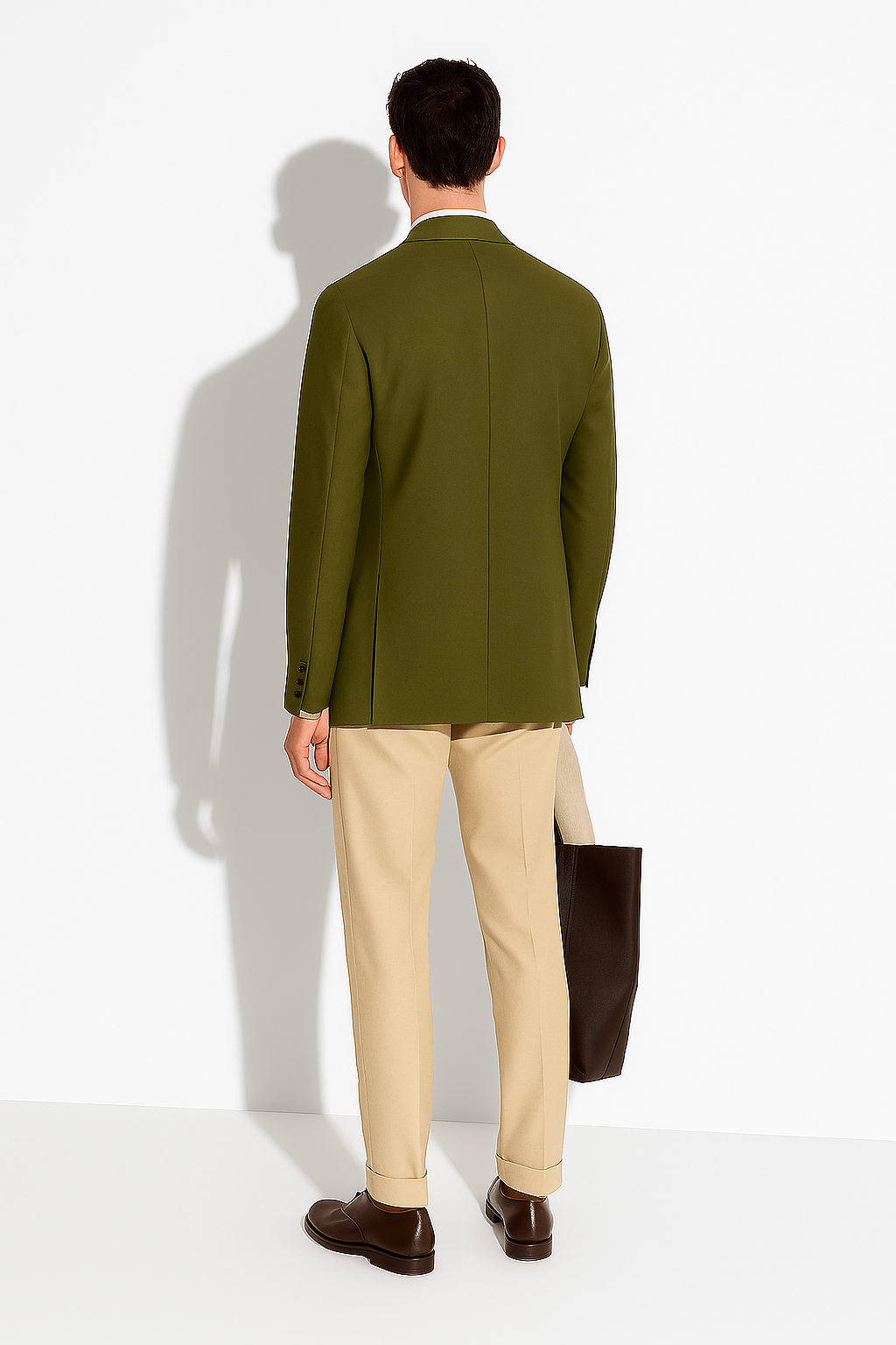 20250702_1557_Modèle en Costume Vert_remix_01jz5t5y2yfdkbcw9aqbhv7mkt